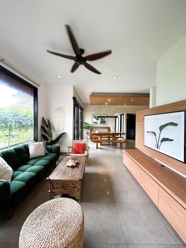 Suraberata Villa | Clover Cove Villa