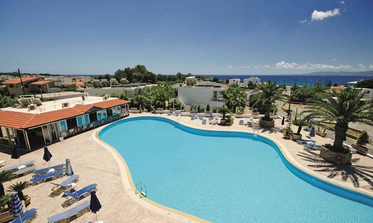 Pefkos Apartment | Coliseum Studios & Apartments