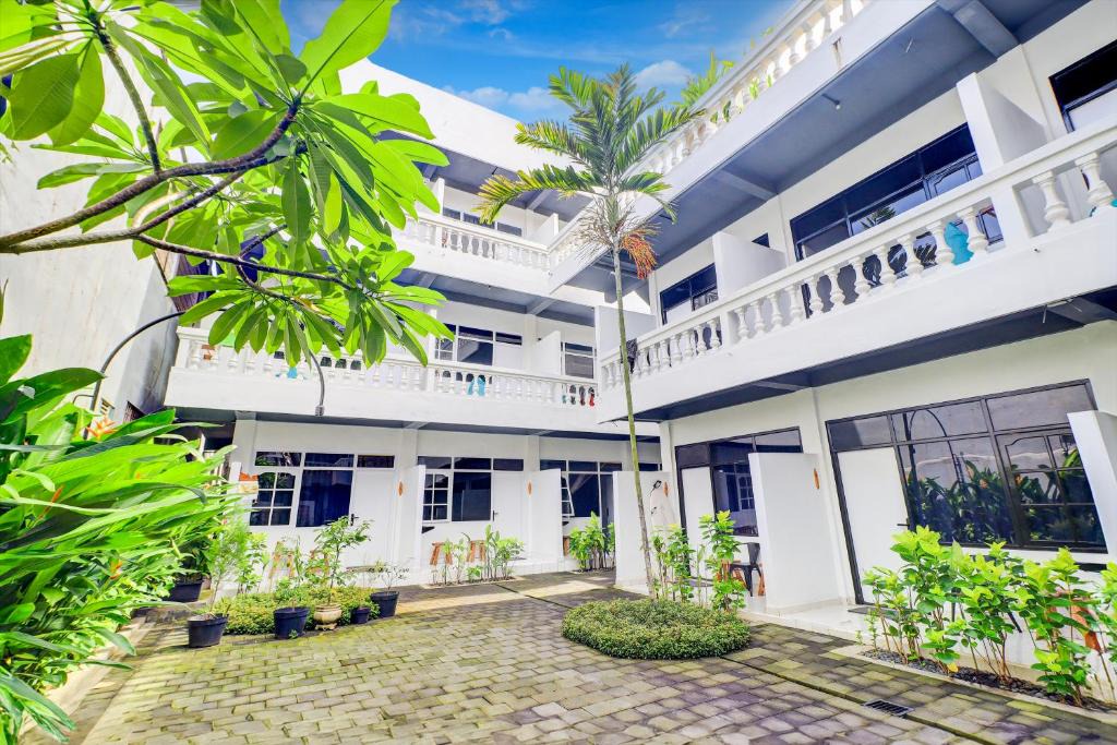 Legian Hotel | Collection O at Jalan Padma near Legian Beach