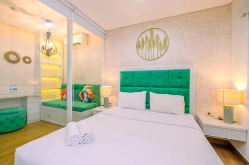 Pondokcina Apartment | Comfortable Studio Apartment at Atlanta Residences By Travelio