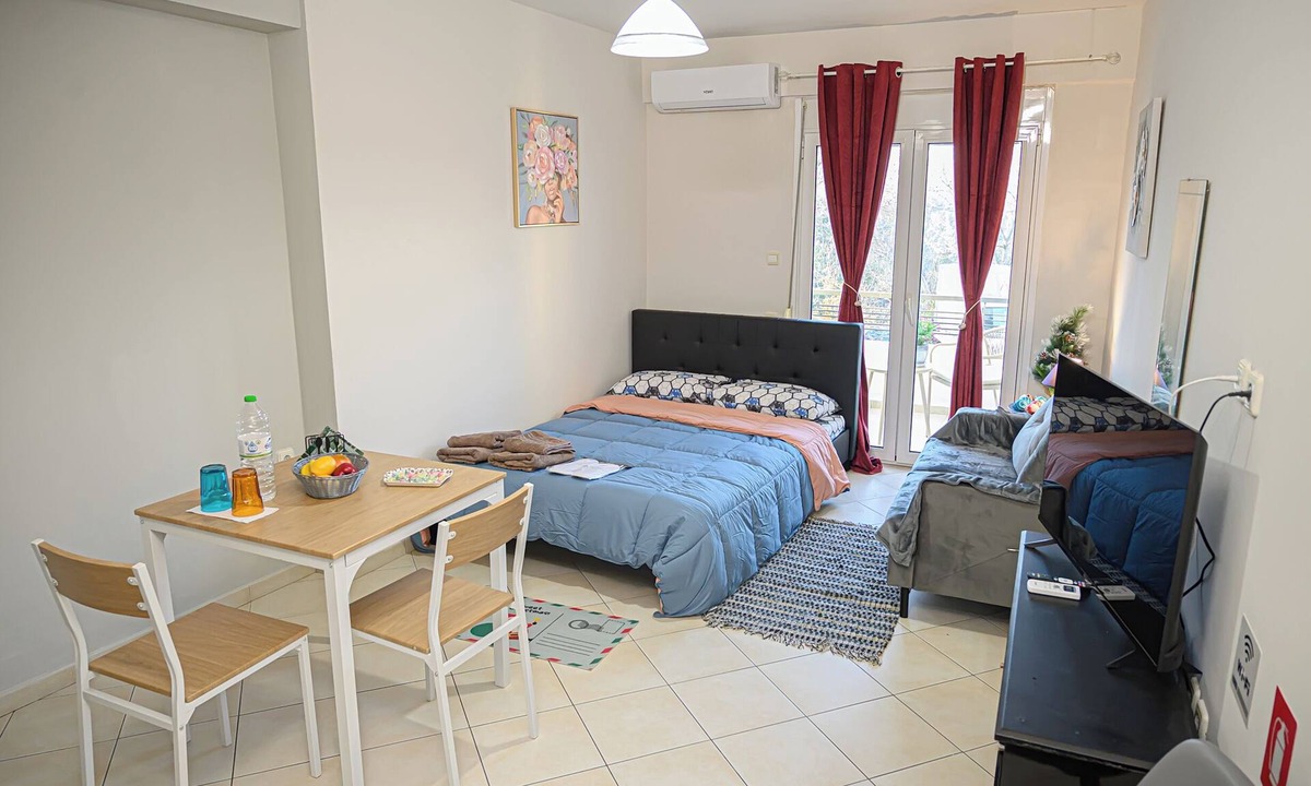 Larissa Apartment | Comfortable Studio in Larissa near the Center with Easy Parking