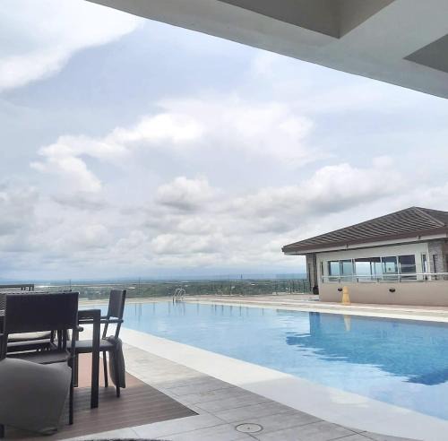 Bacolod Apartment | Condo with direct access to shopping mall in Bacolod City