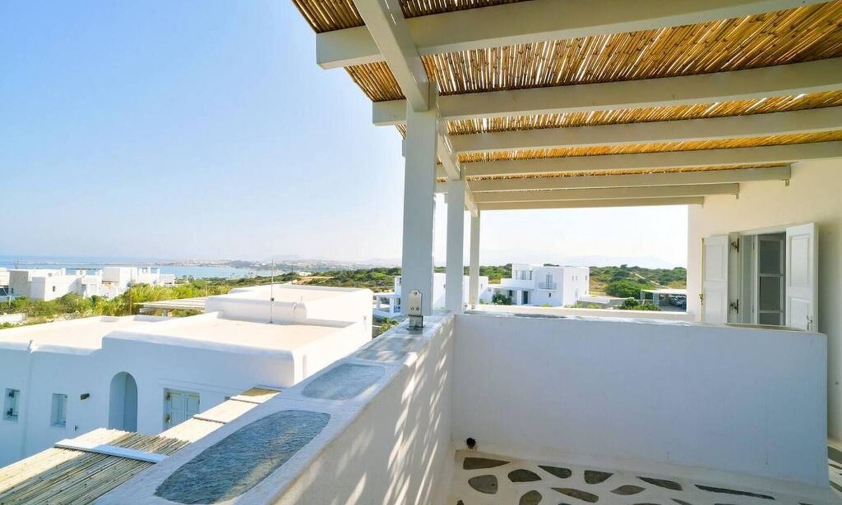 Santa Maria House | Coral Villa With 4 Bedrooms in Paros
