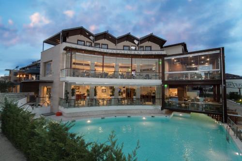 Katerini Hotel | Cosmopolitan Hotel by GHH