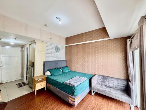 Ciputat Apartment | Cozy studio Apt Altiz Bintaro W Pool & Netflix