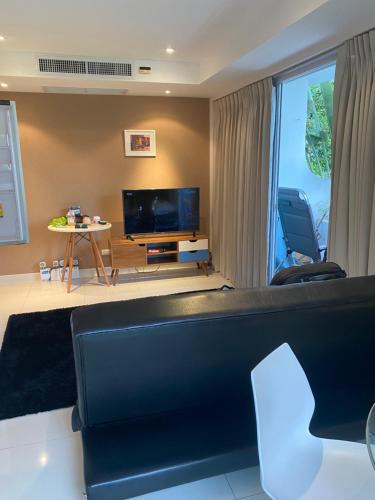 Kata Apartment | Cristians lägenhet