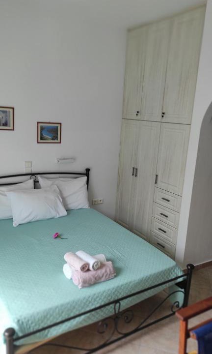 Lionas Apartment | Delfinaki studio