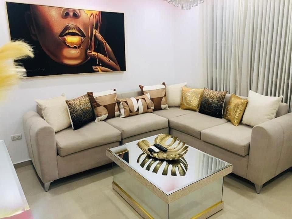 Gregorio Luperon Apartment | Delicado apartamento con piscina.