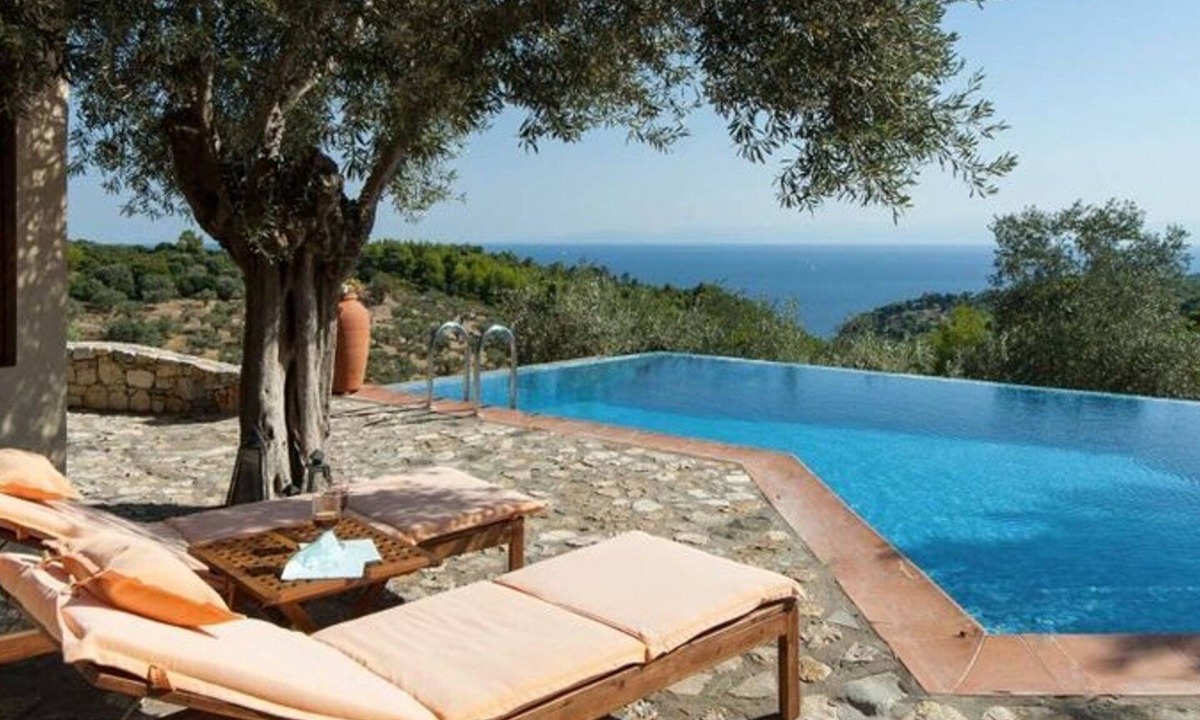 Votsi Villa | Deluxe Alonissos Island | Villa Elia | 1 Bedroom | Private Pool & Beautiful Sea