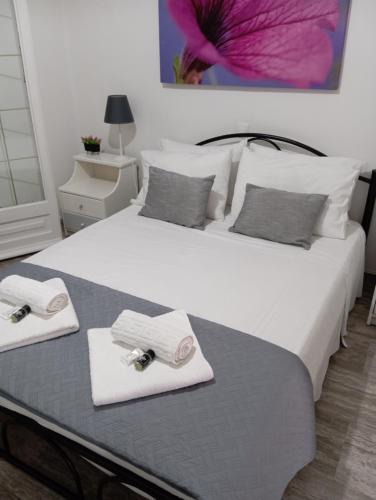 Acharavi Apartment | Demy's Studio