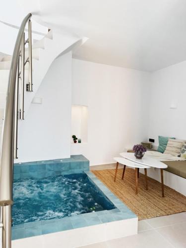 Ios Town Apartment | Deos luxury house