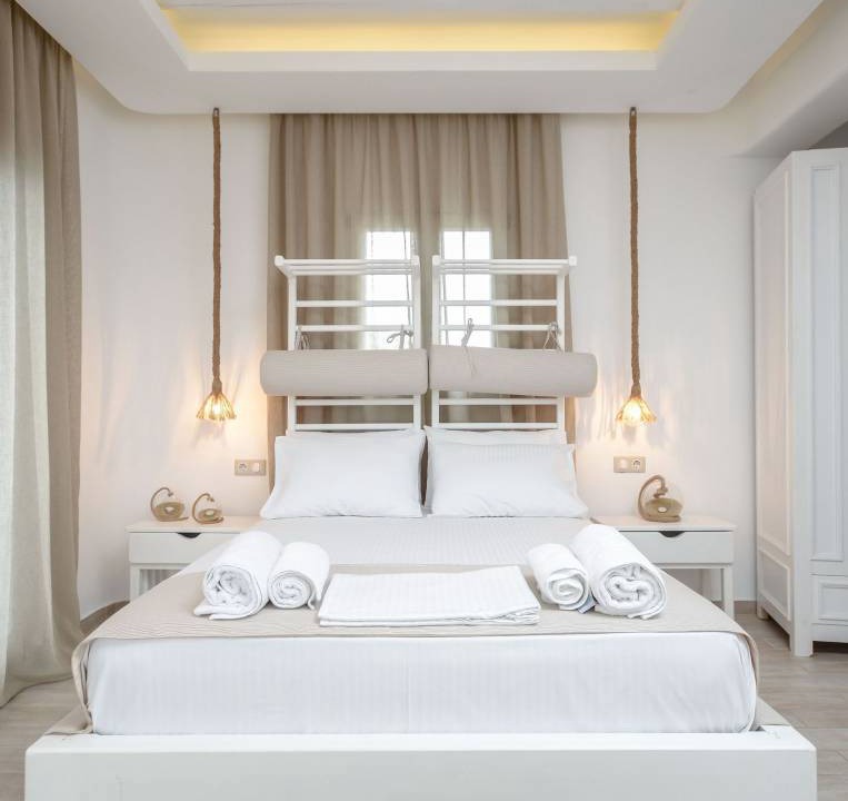 Plaka Villa | Depis Edem / Luxury Villa with Sea View Blue