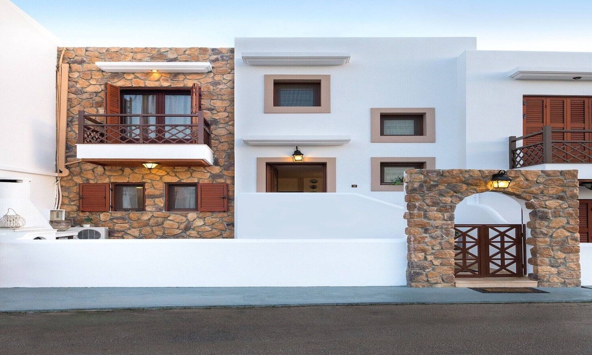 Haraki House | Detached Villa with Seaview in Charaki