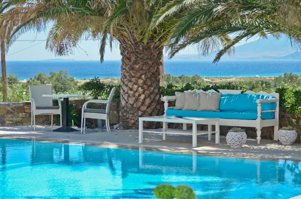 Agios Prokopios Hotel | Dilino Hotel Studios