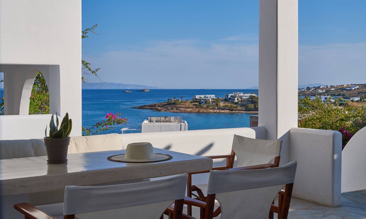 Piso Livadi House | Dionysus | 2 Bedroom Family Apartment with Sea View and Patio, Cleopatra Homes P