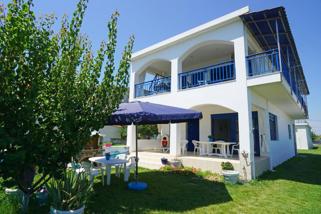 Avdira House | Dolphins House