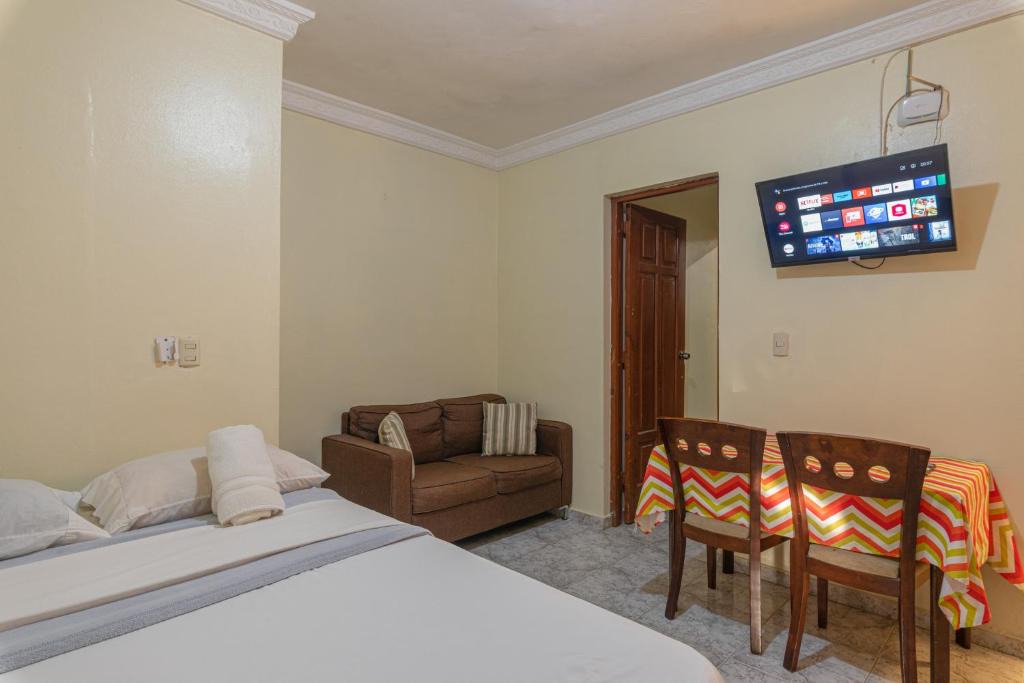 Corales del Sur House | Double Room 2 Beds with Terrace in Corales del Sur - Las Americas Airport