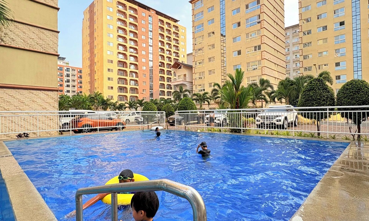 Clark Freeport House | Dubai Inspired - 2 Bedroom Condo in Clark, Pampanga