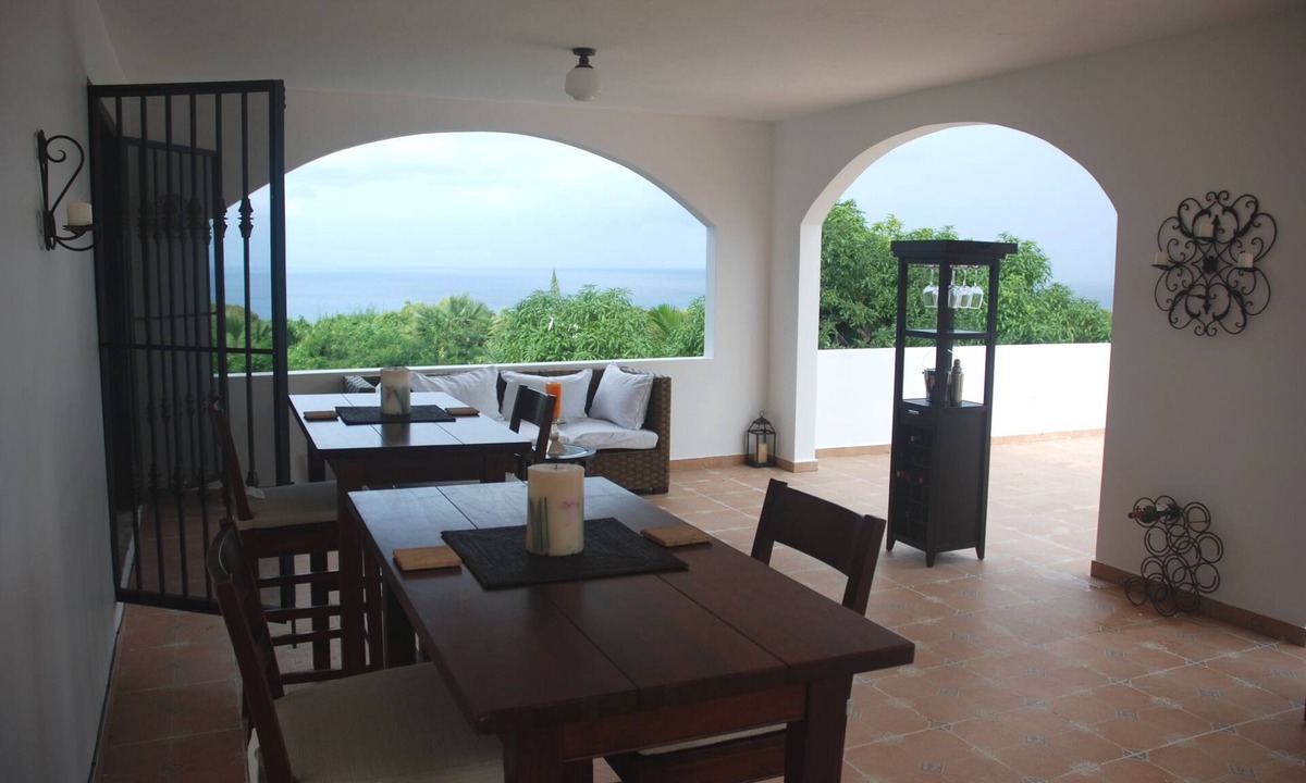 Los Cerros Apartment | E&J Presidential Ocean Views Suite