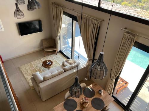 Vafios Villa | Early Birds