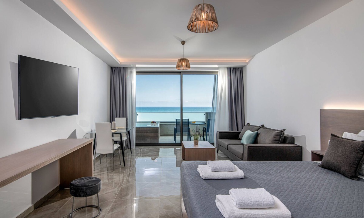 Kato Gouves House | Ebenus Suites by Checkin