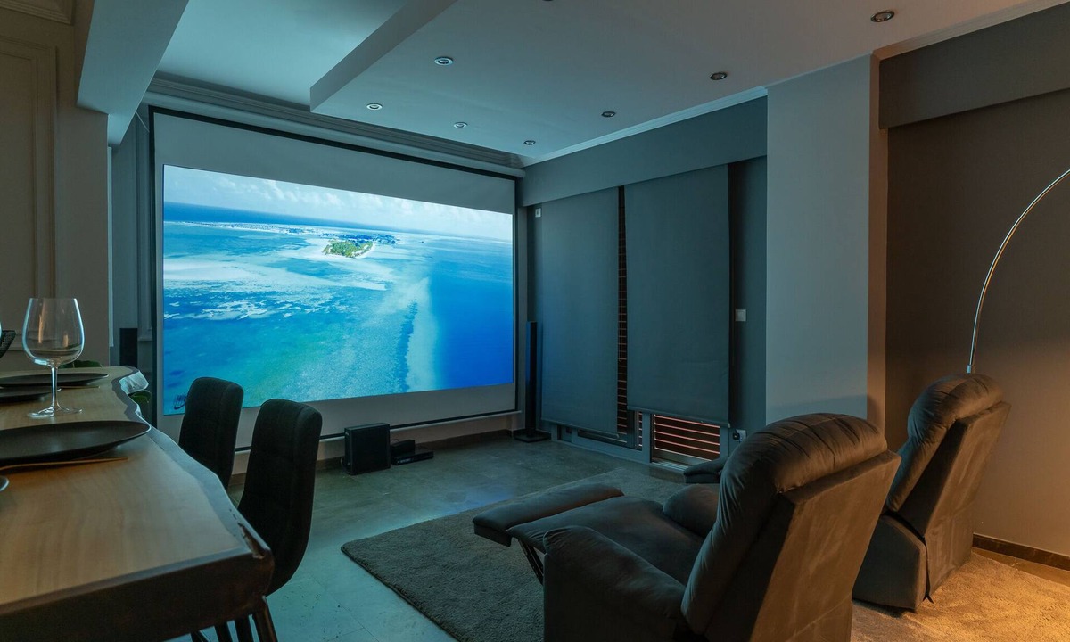 Glyfada Apartment | Eclipse Riviera Cinema