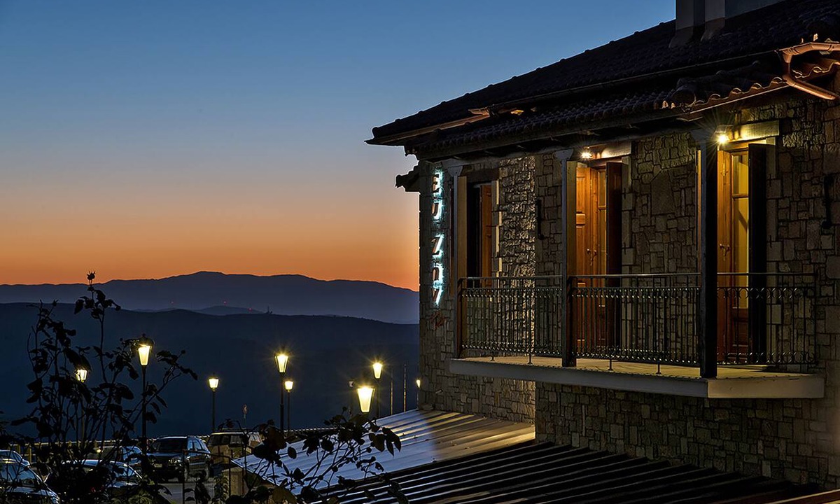 Arachova Hotel | Ef Zin Studios & Suites