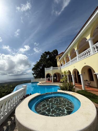 Cabrera Bed & Breakfast | El Castillo Tropical Cabrera