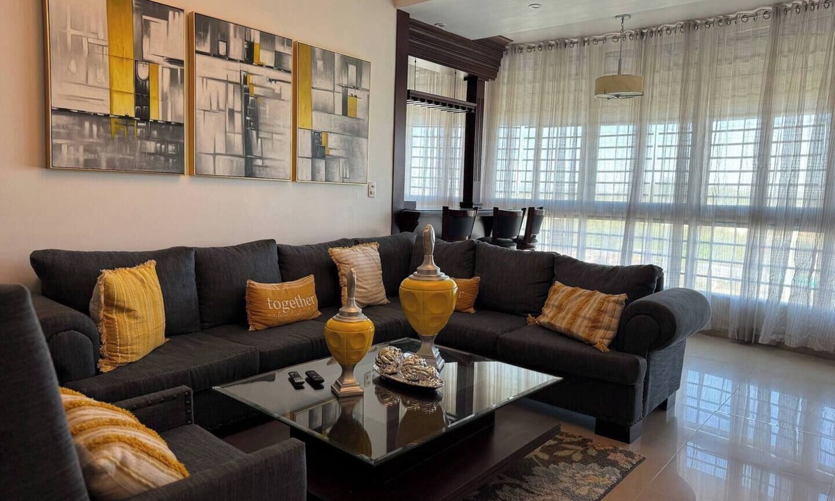 Santiago Province House | Elegant Karamelo F8 suite