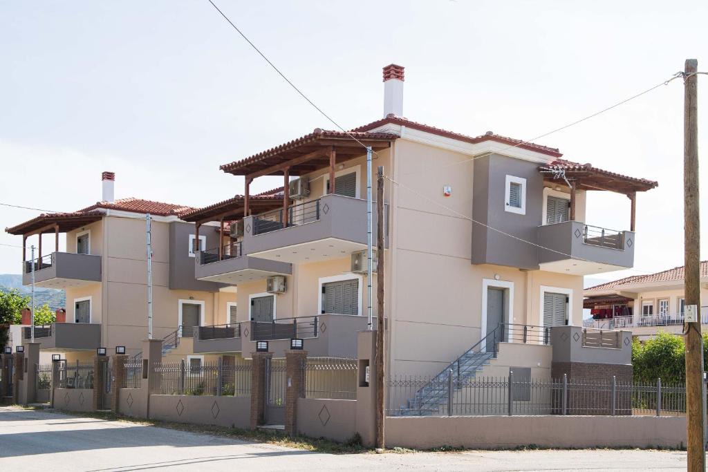 Aigialeia Villa | Electra Maisonette with Garden near Sea