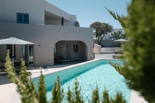 Pyrgos Hotel | Elements Cozy Suites Pyrgos