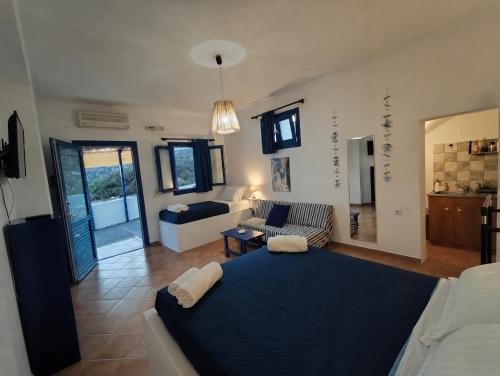Milos House | ENDLESS BLUE Milos