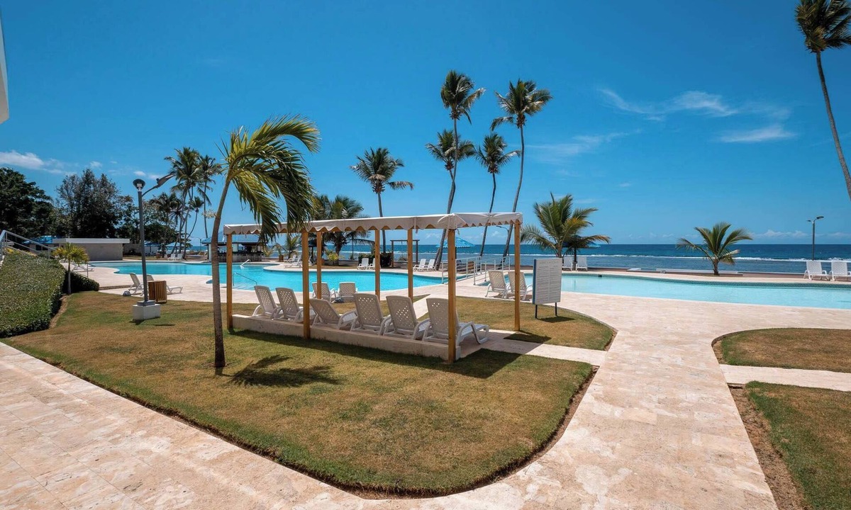 Juan Dolio - El Pueblo Apartment | Escape To Paradise Beachfront 2br beach