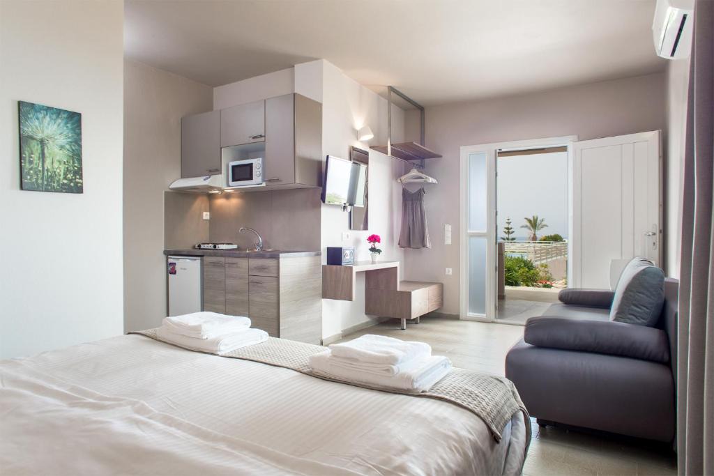 Stavros Apartment | Evelyn Hotel