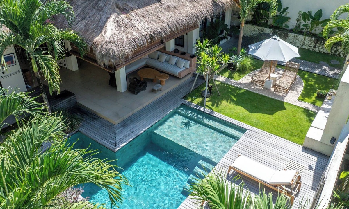 Banjar Semer Villa | Exciting Chic 4BR Stylish Villa Next to Seminyak