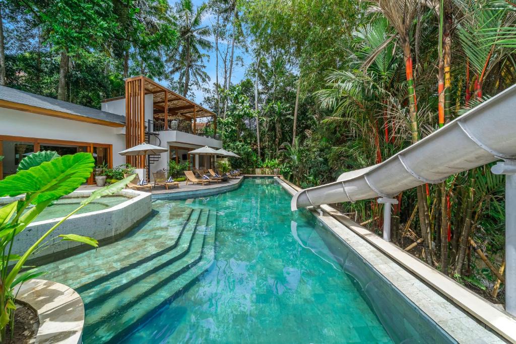 Lodtunduh Villa | Exclusive 12BR Ubud Twin Villas with Jacuzzi, Slide!