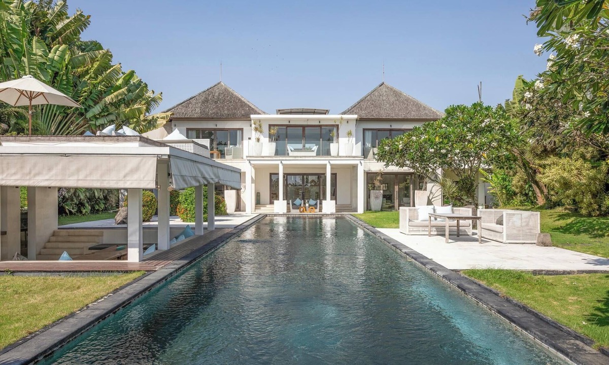 Cemagi House | Exclusive 5-Bedroom Villa | Stunning Ocean Views