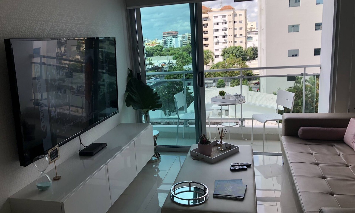 Evaristo Morales Apartment | Exquisite apt with open space in Piantini