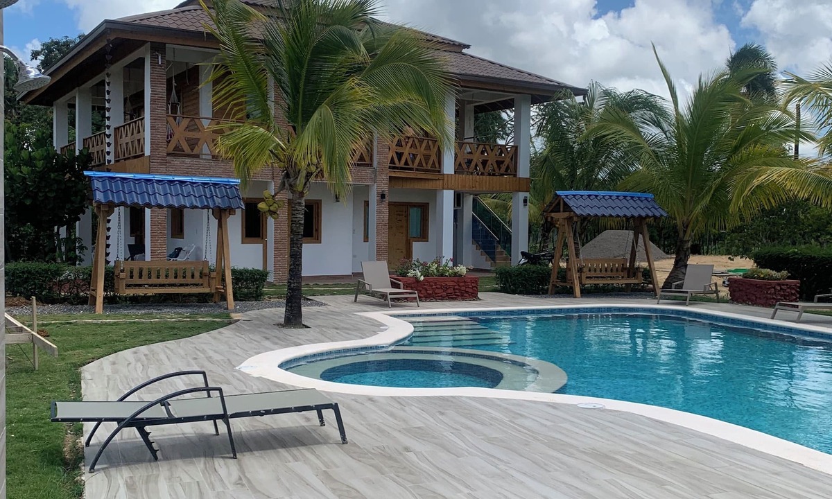 Higuey Villa | Fabulous 8-bedroom villa with AC in vibrant Higuey