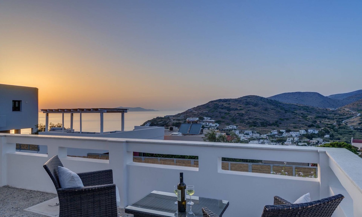 Kini House | Family house with sunset and sea view.