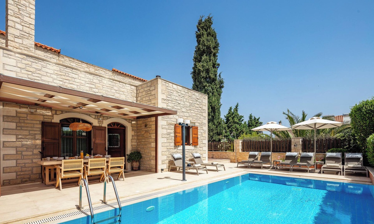 Atsipopoulo Villa | Family villa Elia with heated pool, 2 minutes walking to local amenities
