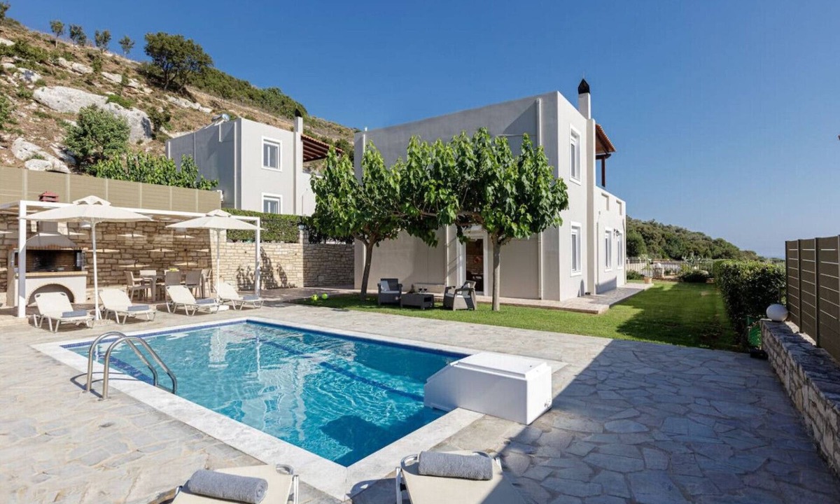 Agia Triada Villa | Family Villa with Private Pool and Ping Pong table