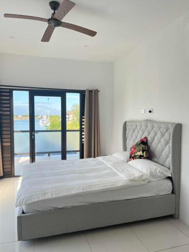 Wailoloa House | fantasy island holiday house