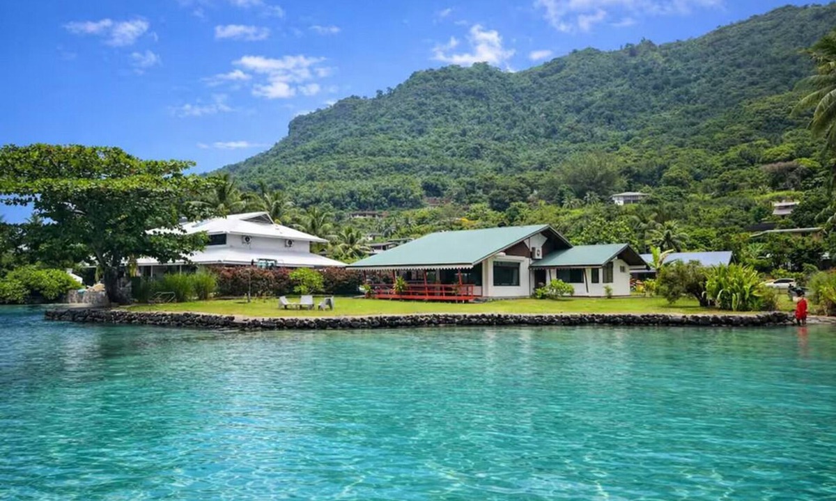 Paopao House | Faratea Bayhouse - Seaside, large garden, unique panoramic view.