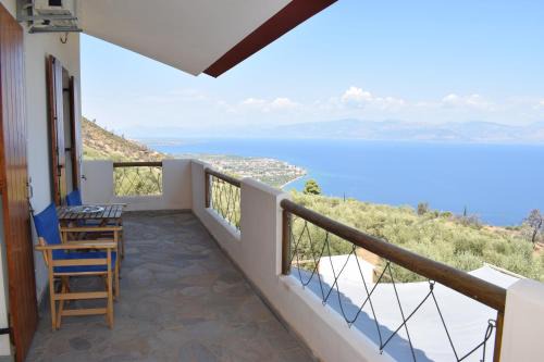 Trapeza House | Farma Koudoura