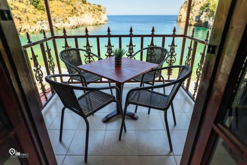 East Mani House | Faskomilo - Unique Beachfront Stone House in Alipa-Mani
