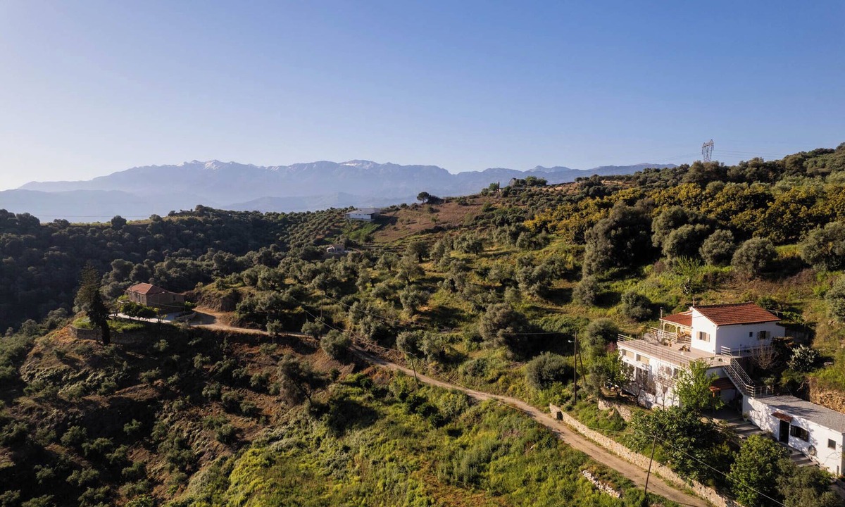 Bapiolos House | Find tranquility amidst the breathtaking landscape