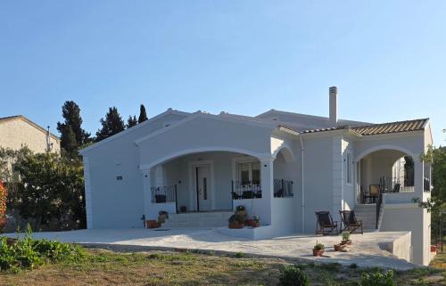 Peroulades House | FireFlies House