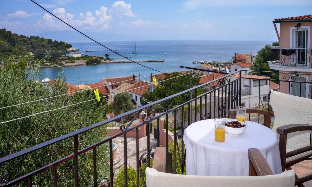 Gaios Apartment | Gaios Hill Studio - Studio Apartment, Sleeps 2