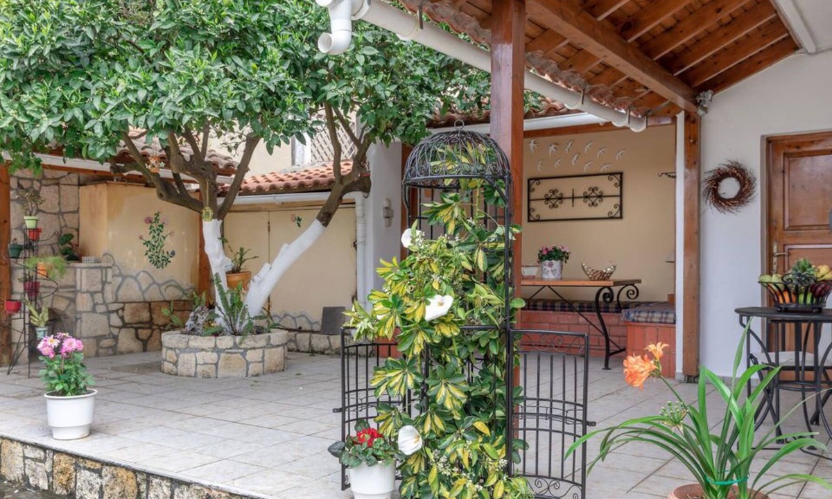 Archanes Apartment | Galini Traditional House